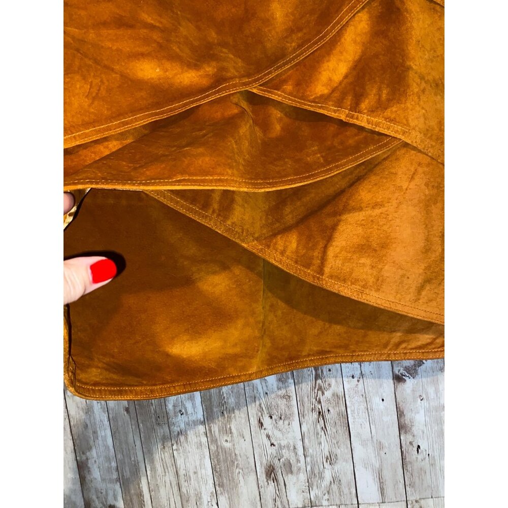 Women's Vintage Cedars 100% Suede Leather Zipper Skirt Size 12 Cross Front Lined - Picture 2 of 6